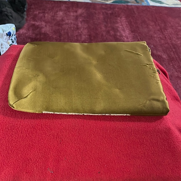 Elegant Gold and Cream Women's Bag - Picture 3 of 11